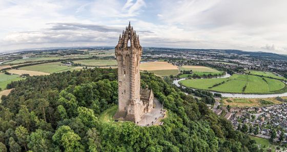 800px-The_Wallace_Monument_Aerial,_Stirling